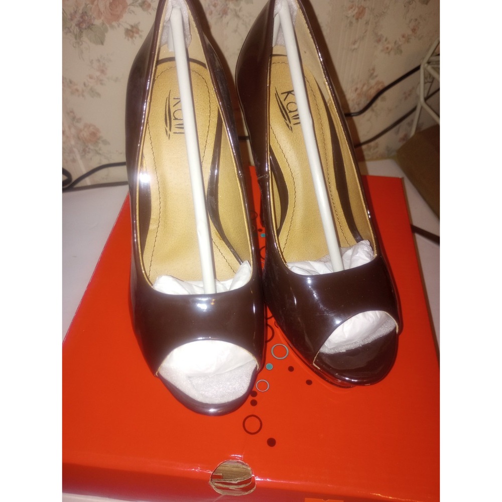 Kali Style Follow Color Brown New in Box High Heels‎ Size 6